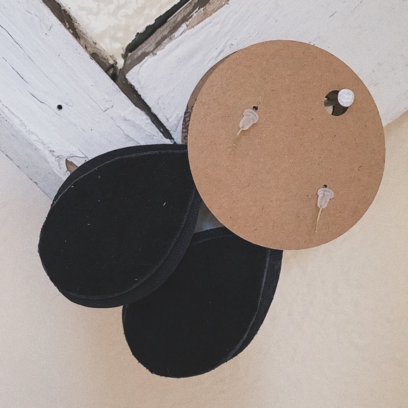 Genuine Black Leather Teardrop Shaped Lightweight Dangle Statement Earrings - Picture 6 of 7